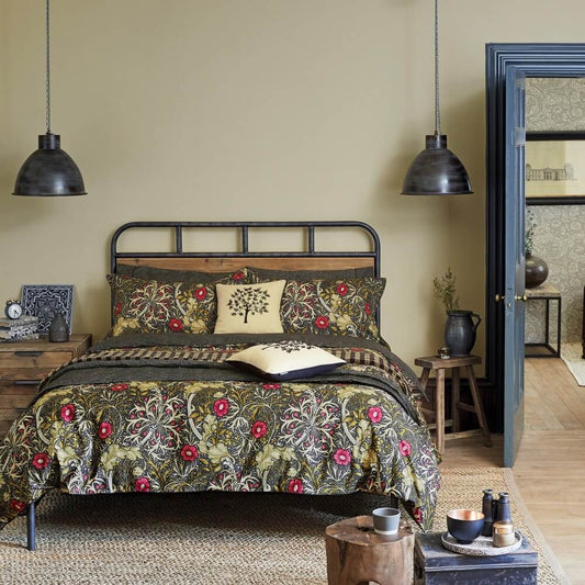 Image for 6 Autumnal Bedding Styles To Transform Your Bedroom