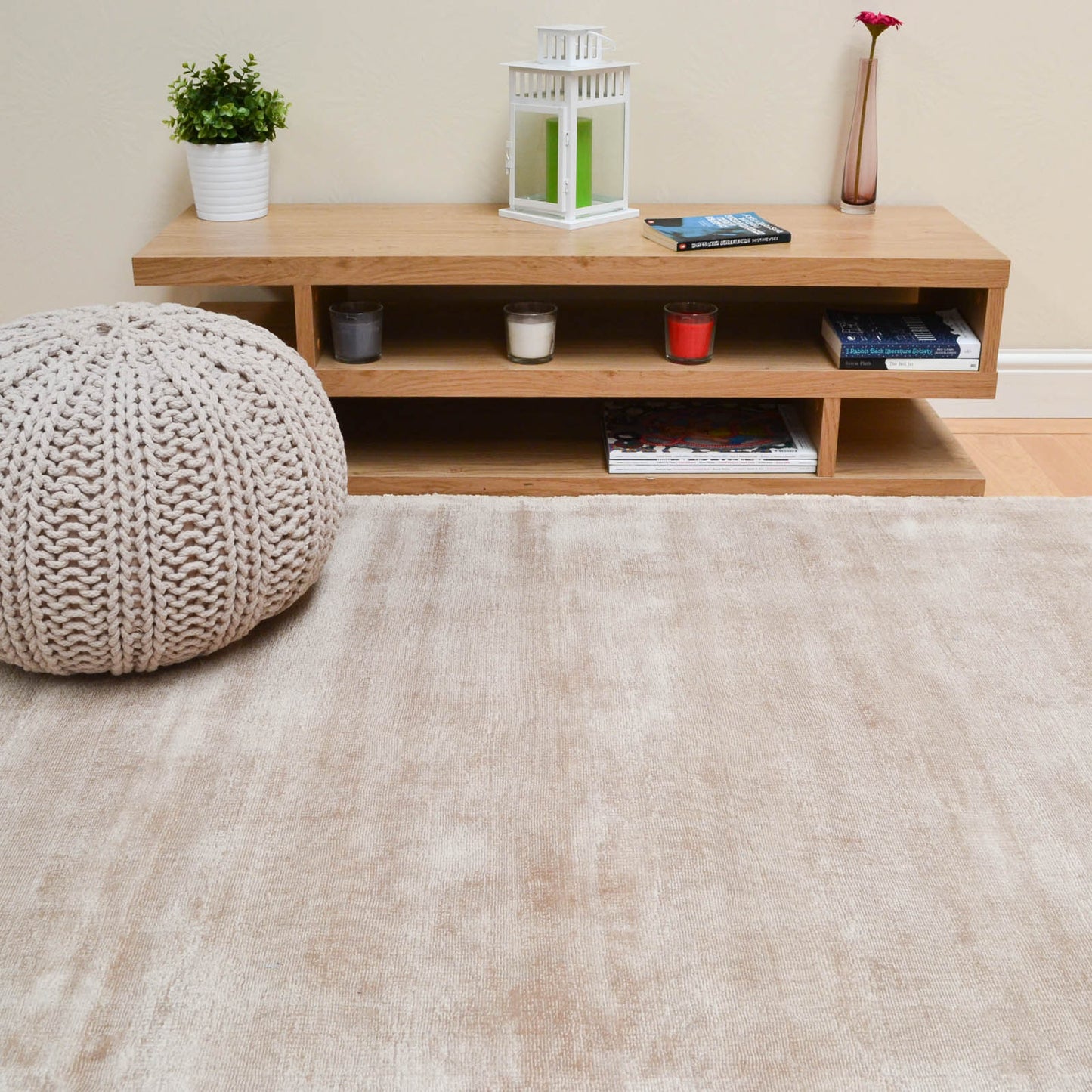 Blade Plain Modern Vintage Distressed Rugs in Champagne Gold