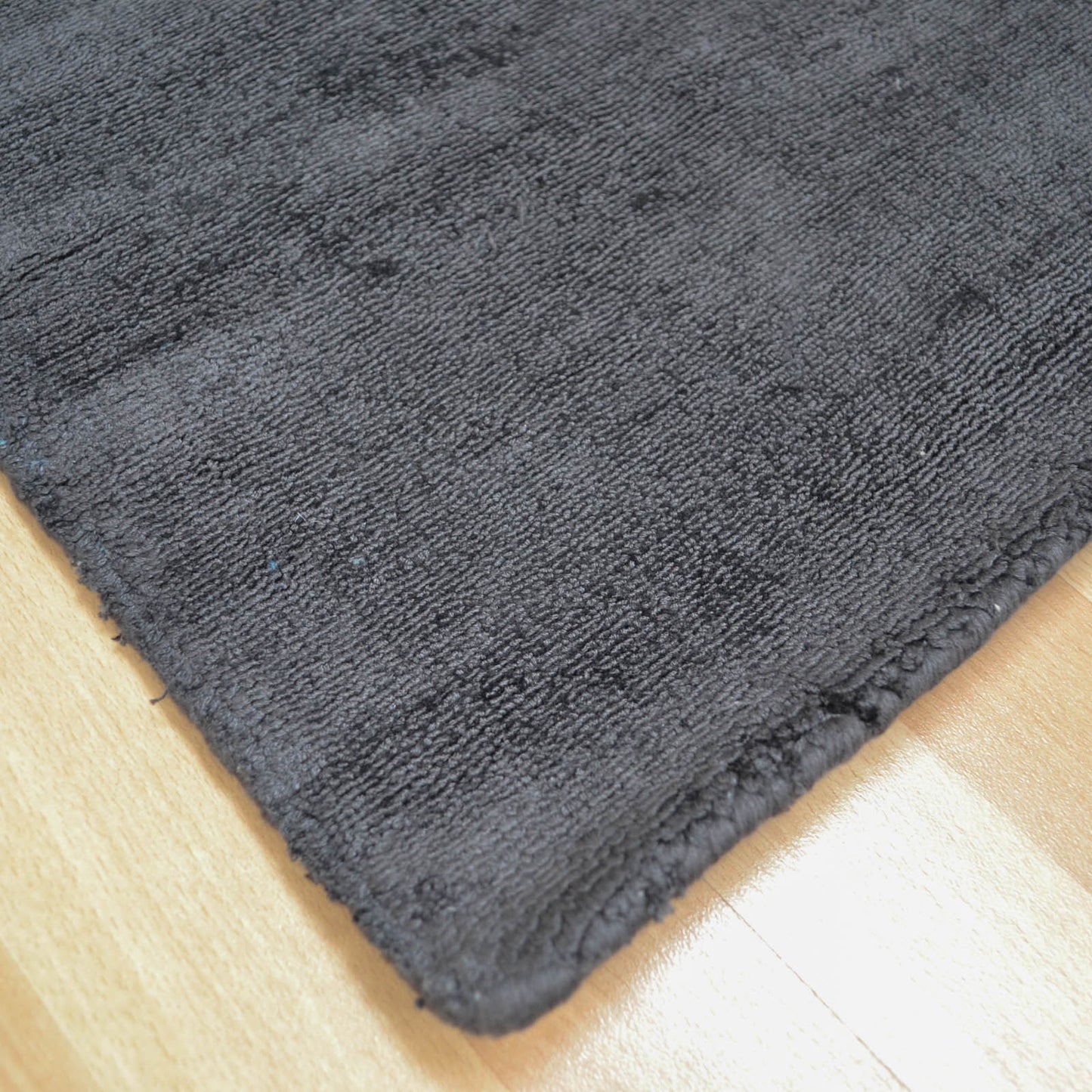 Blade Plain Modern Vintage Distressed Rugs in Charcoal Grey