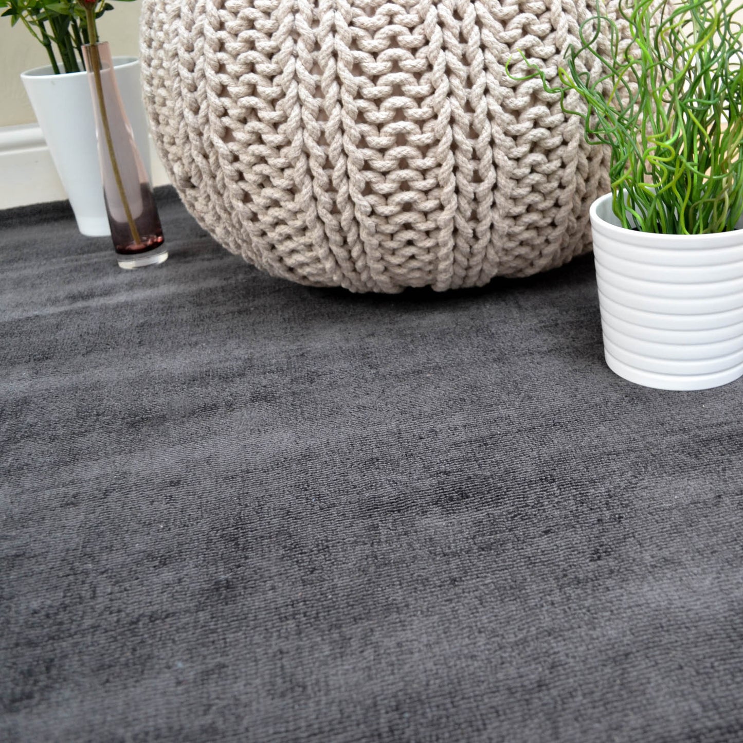 Blade Plain Modern Vintage Distressed Rugs in Charcoal Grey