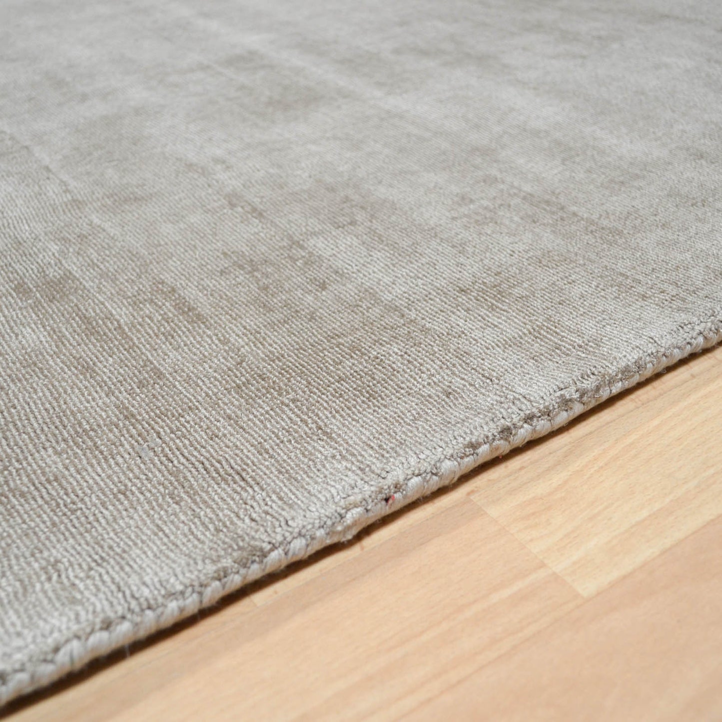 Blade Plain Modern Vintage Distressed Rugs in Mocha