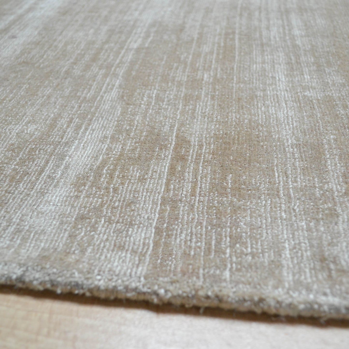 Blade Plain Modern Vintage Distressed Rugs in Soft Gold