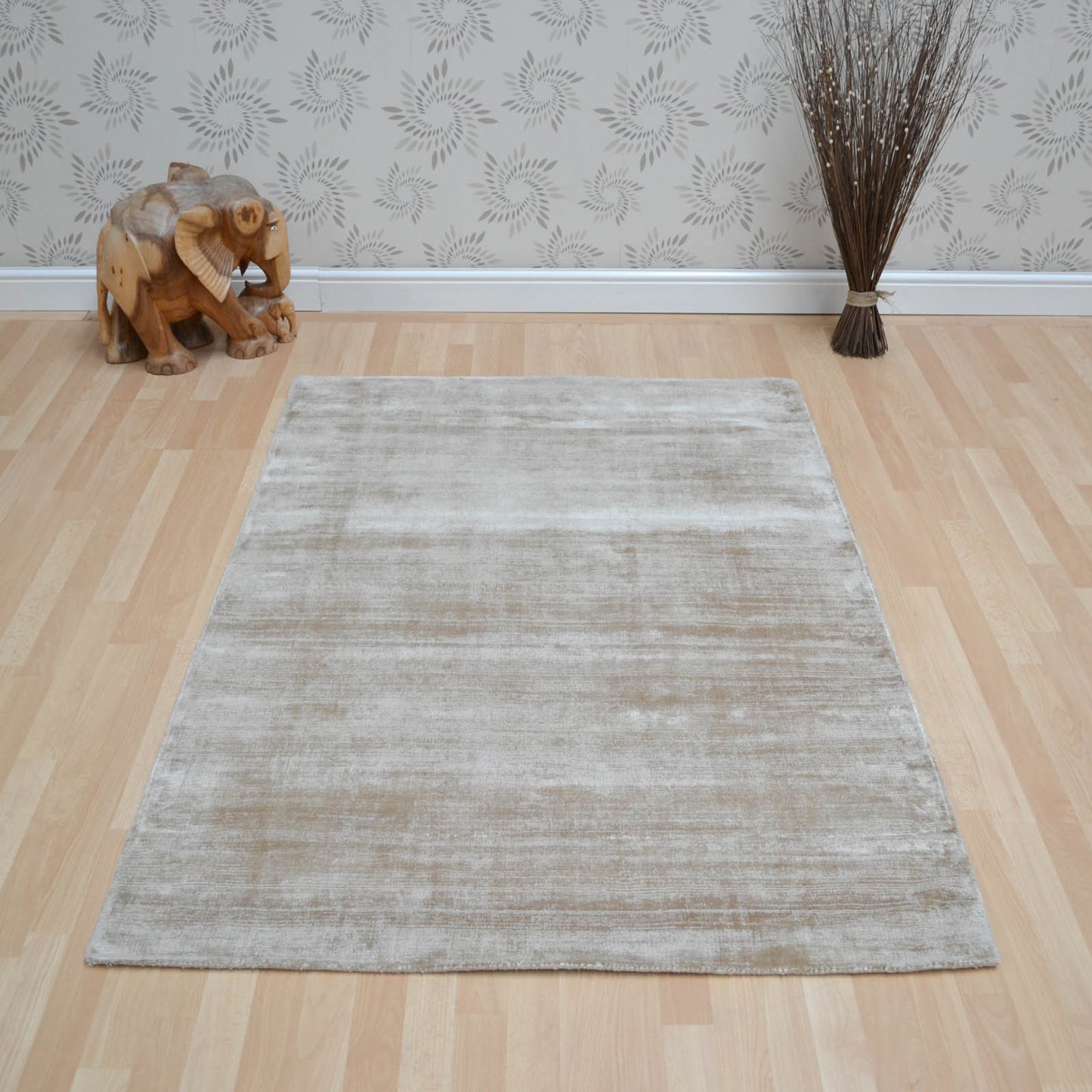 Blade Plain Modern Vintage Distressed Rugs in Soft Gold