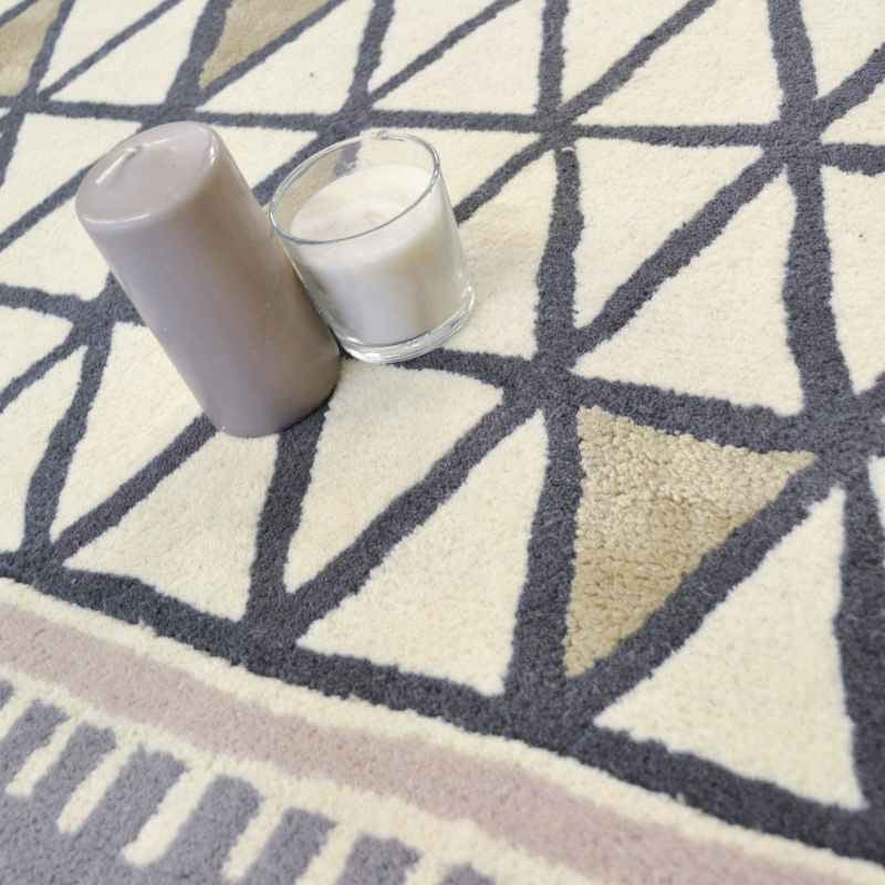 Scion Raita Rugs 24701 in Taupe