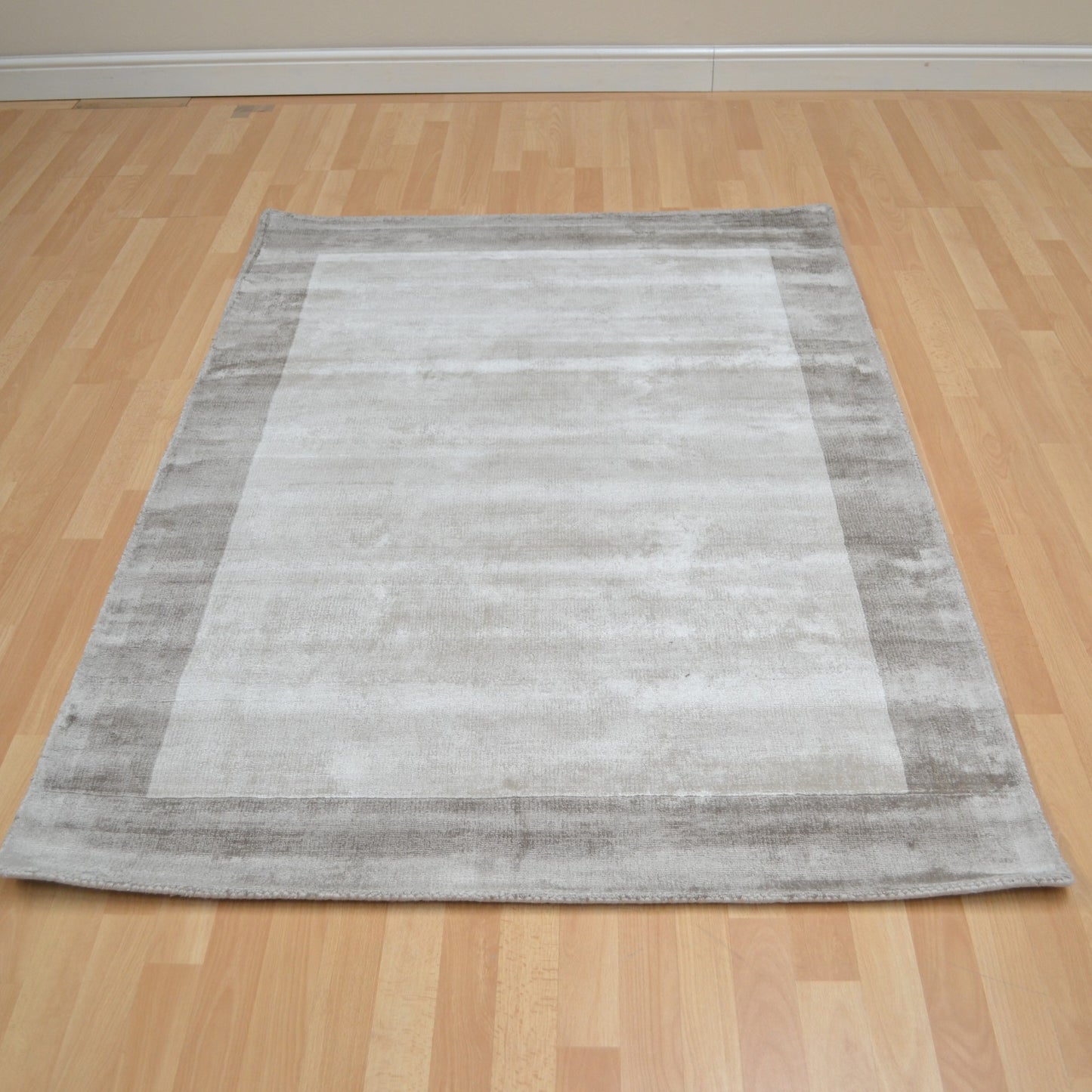 Blade Border Rugs in Smoke Putty
