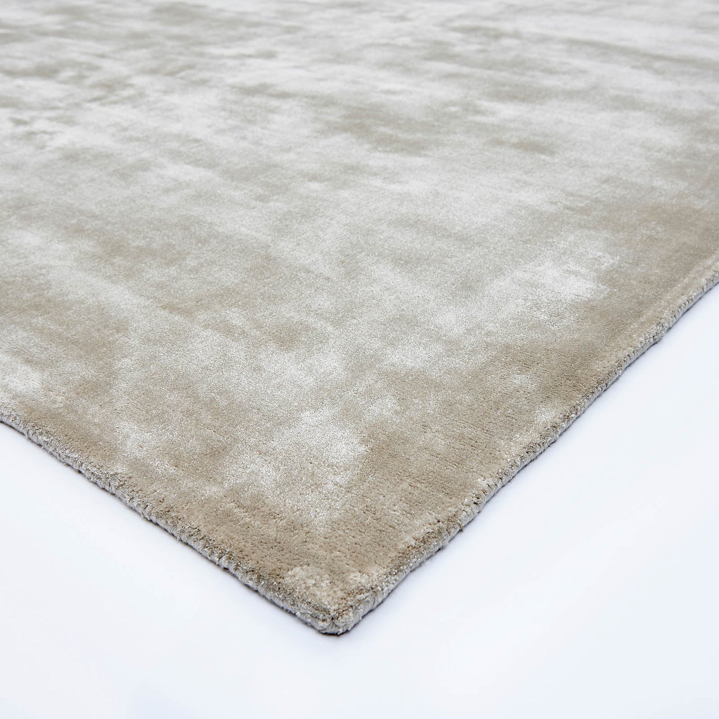 Katherine Carnaby Plain Chrome Designer Rug in Pearl