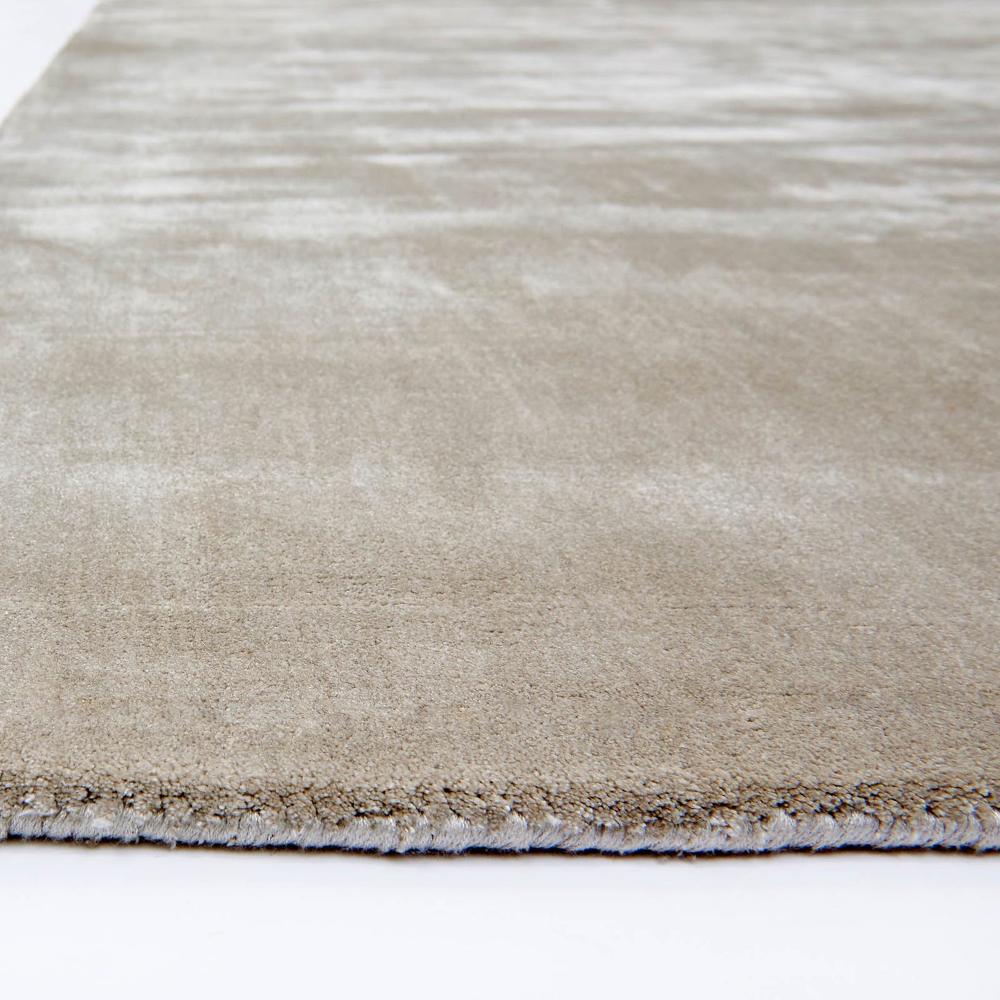 Katherine Carnaby Plain Chrome Designer Rug in Pearl