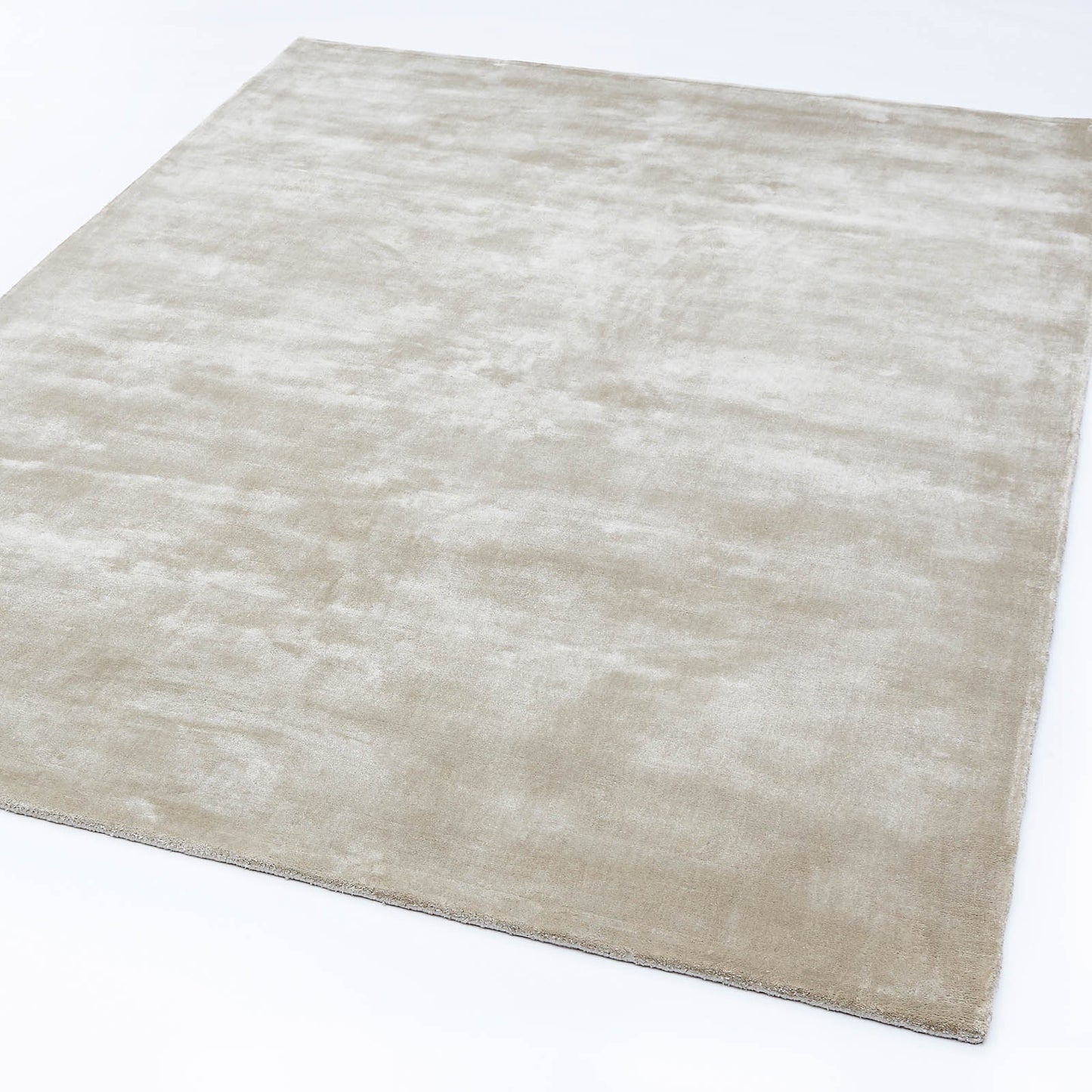 Katherine Carnaby Plain Chrome Designer Rug in Pearl