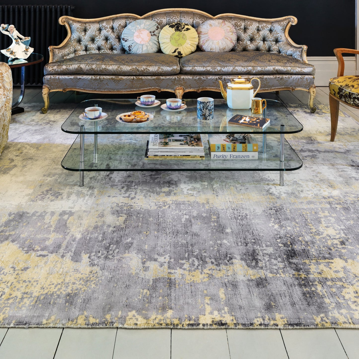 Gatsby Modern Abstract Metallic Viscose Rugs in Gold
