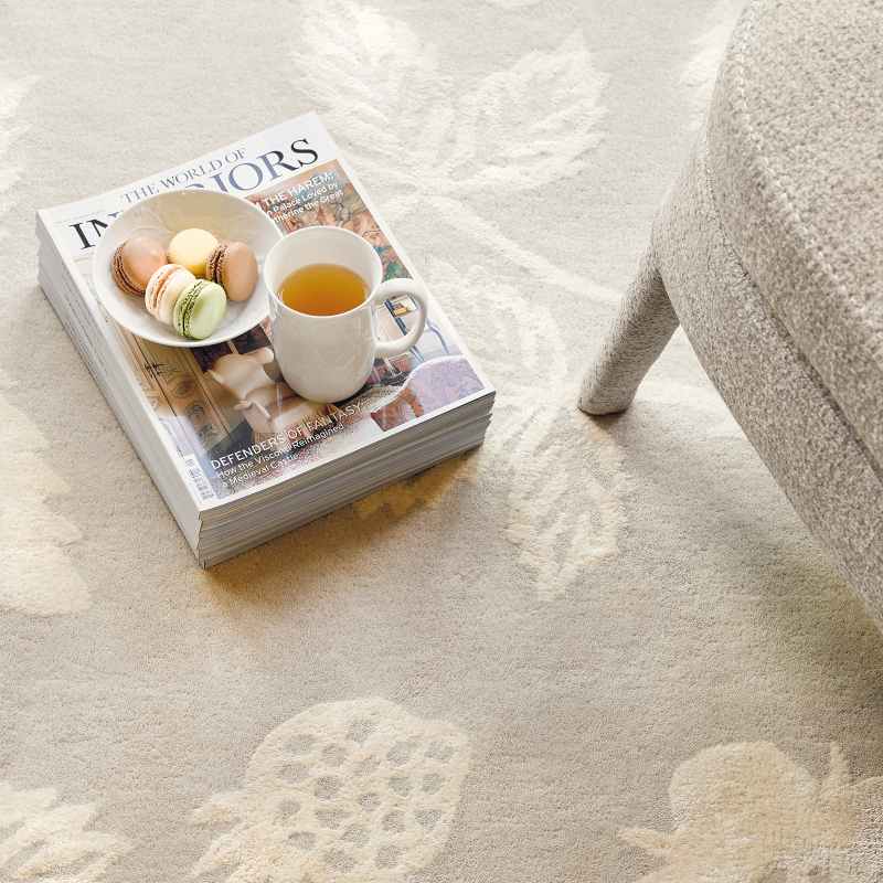 Wild Strawberry Rugs 38201 by Wedgwood