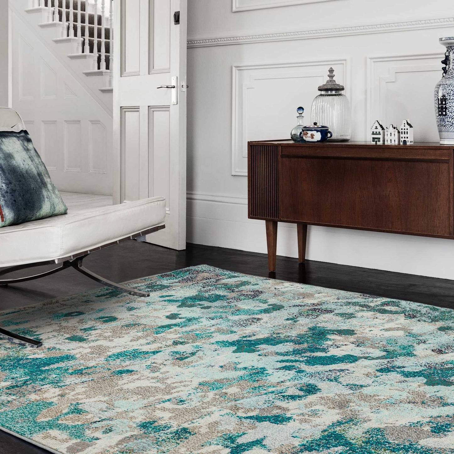 Colores Cloud Ethereal Abstract Rugs in CO03 Blue Multi