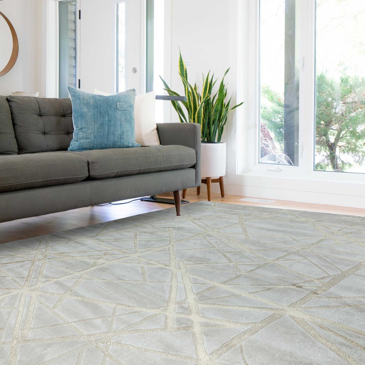 Aurora Mica AU13 Geometric Rugs in Metallic Beige Gold Bronze