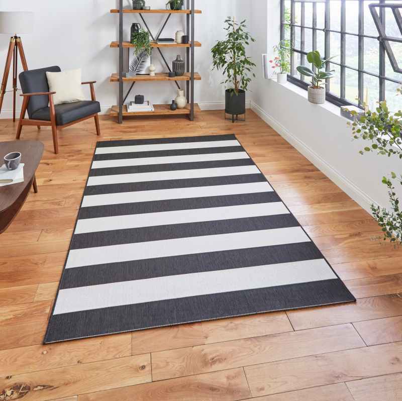 Santa Monica 48644 Indoor Outdoor Stripe Rug in Black White