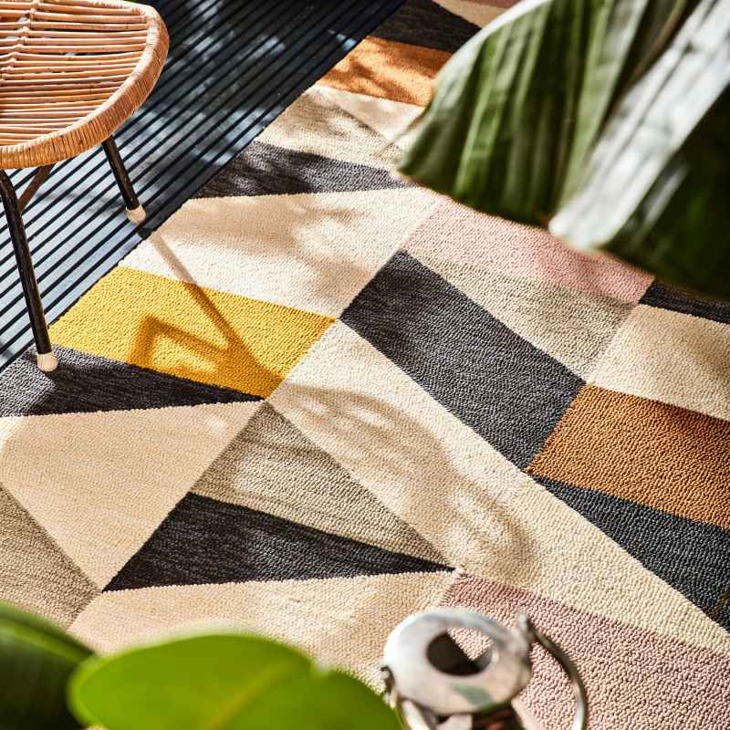 Scion Nuevo Geometric Indoor Outdoor Rugs 426102 Blush Pink