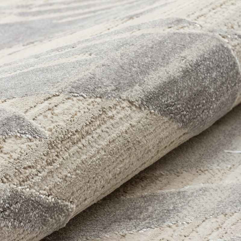 Onyx ONX09 Abstract Rugs in Silver Beige