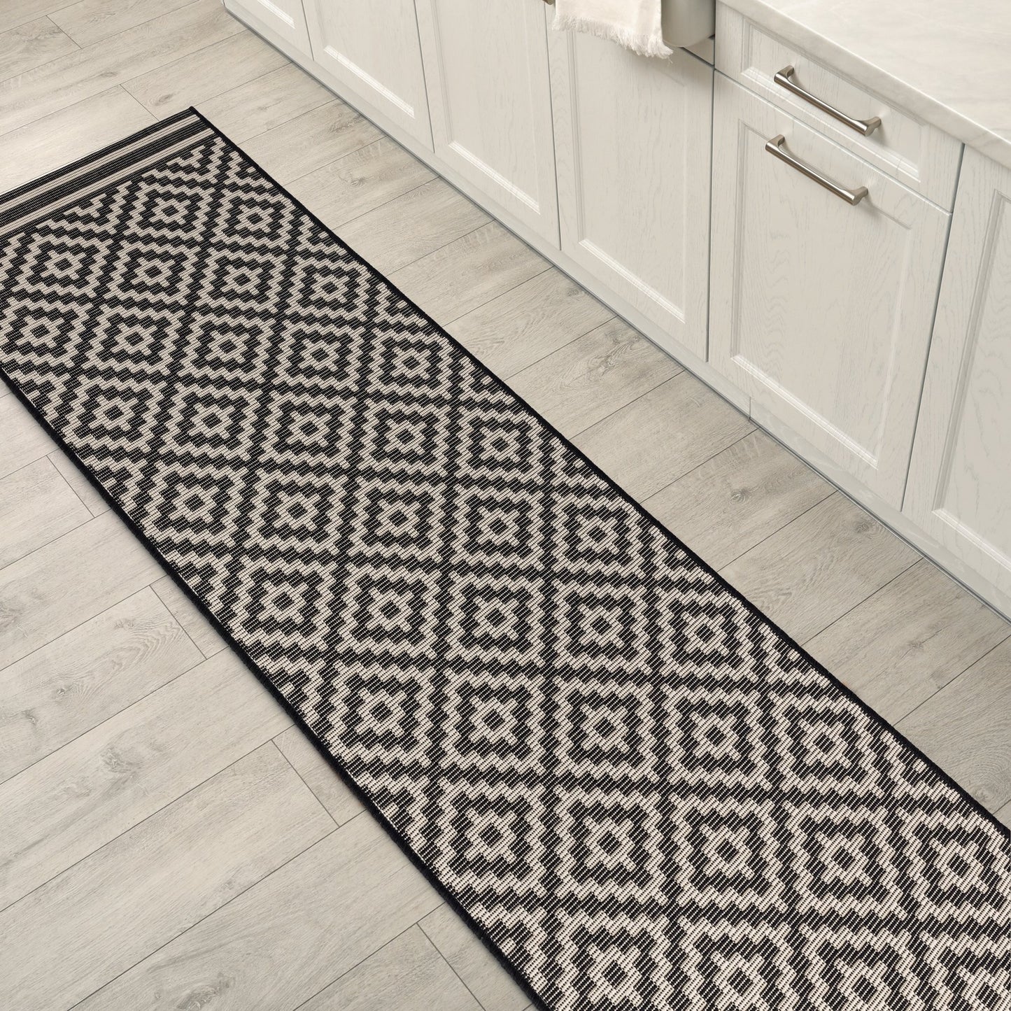 Patio PAT12 Diamond Indoor Outdoor Runner Rugs in Black White