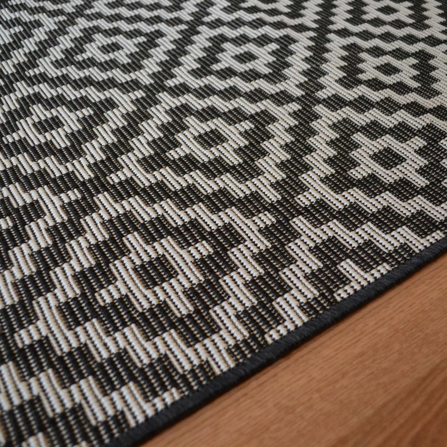 Patio PAT12 Diamond Indoor Outdoor Runner Rugs in Black White