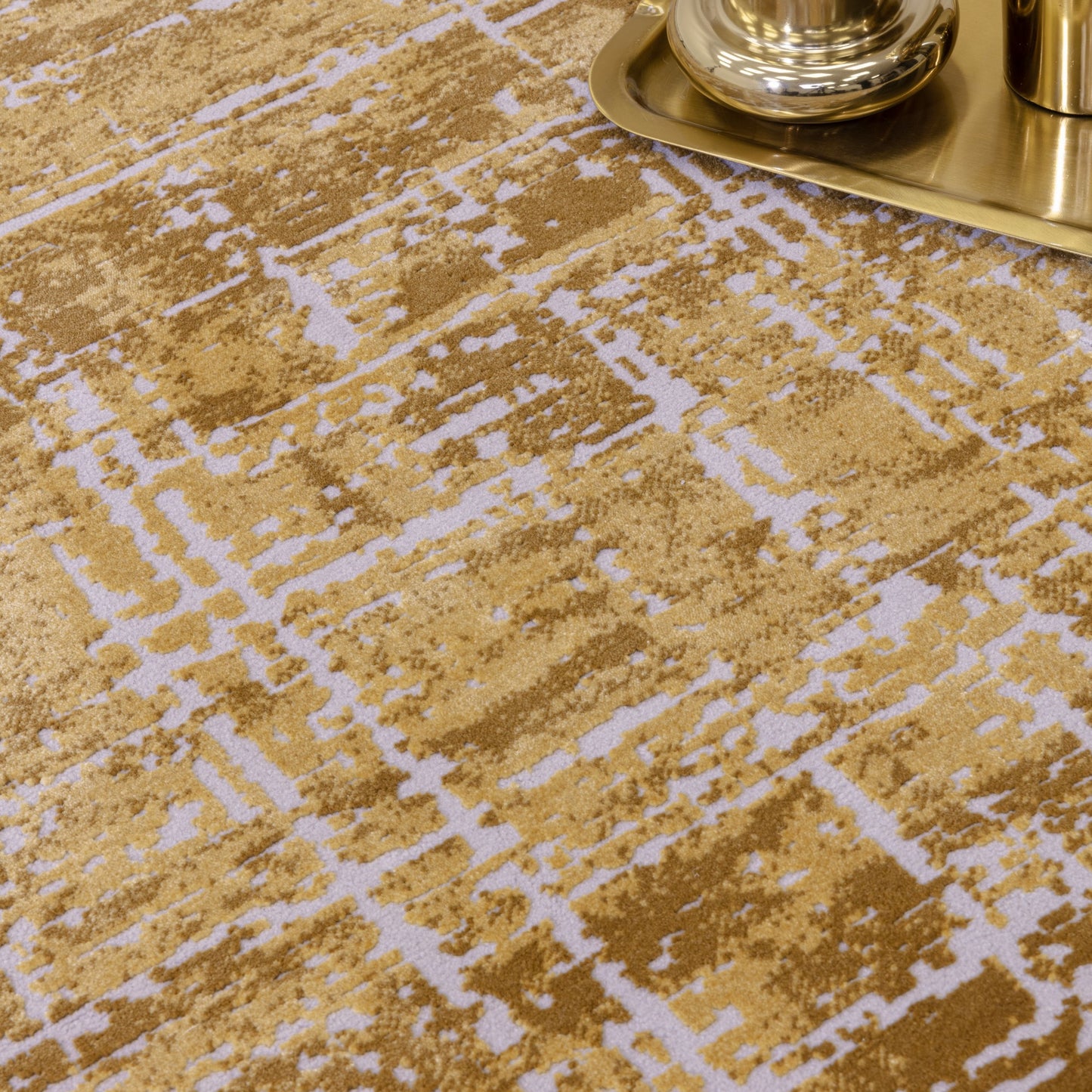Kuza Abstract Modern Distressed Rug in Gold
