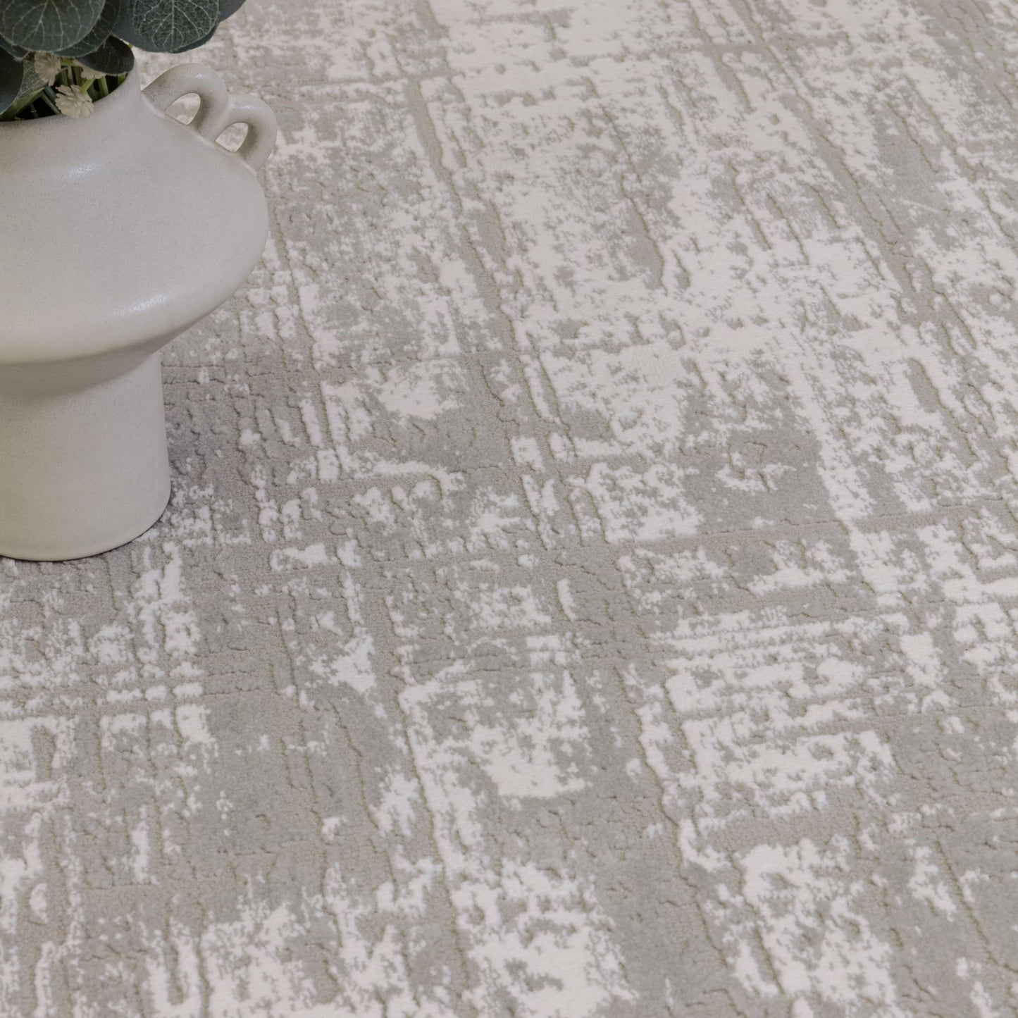 Kuza Abstract Modern Distressed Rug in Grey