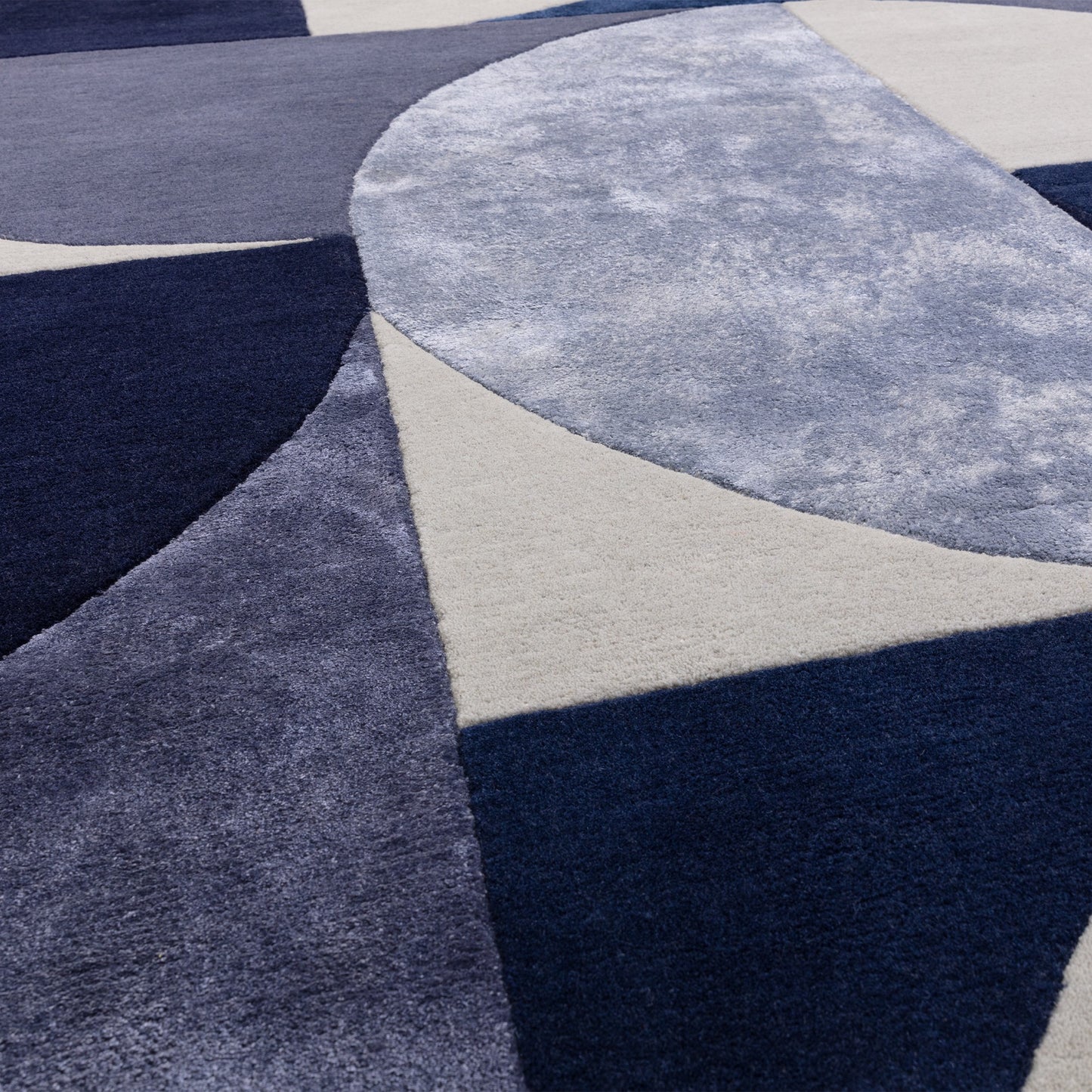Matrix Oval Geometric Wool Rug in 74 Indigo Blue