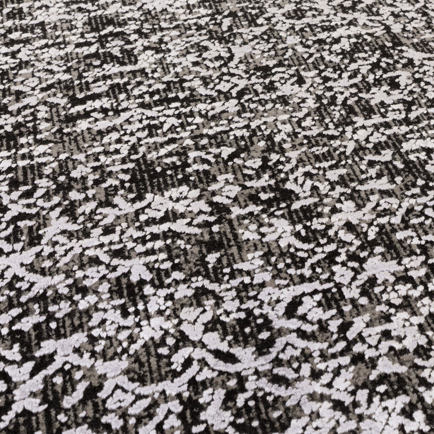 Elodie Contemporary Bordered Rug in Silver