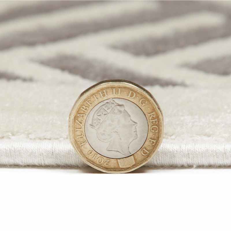 Lugano LUG03 Chevron Rugs by Concept Looms in Light Grey Ivory