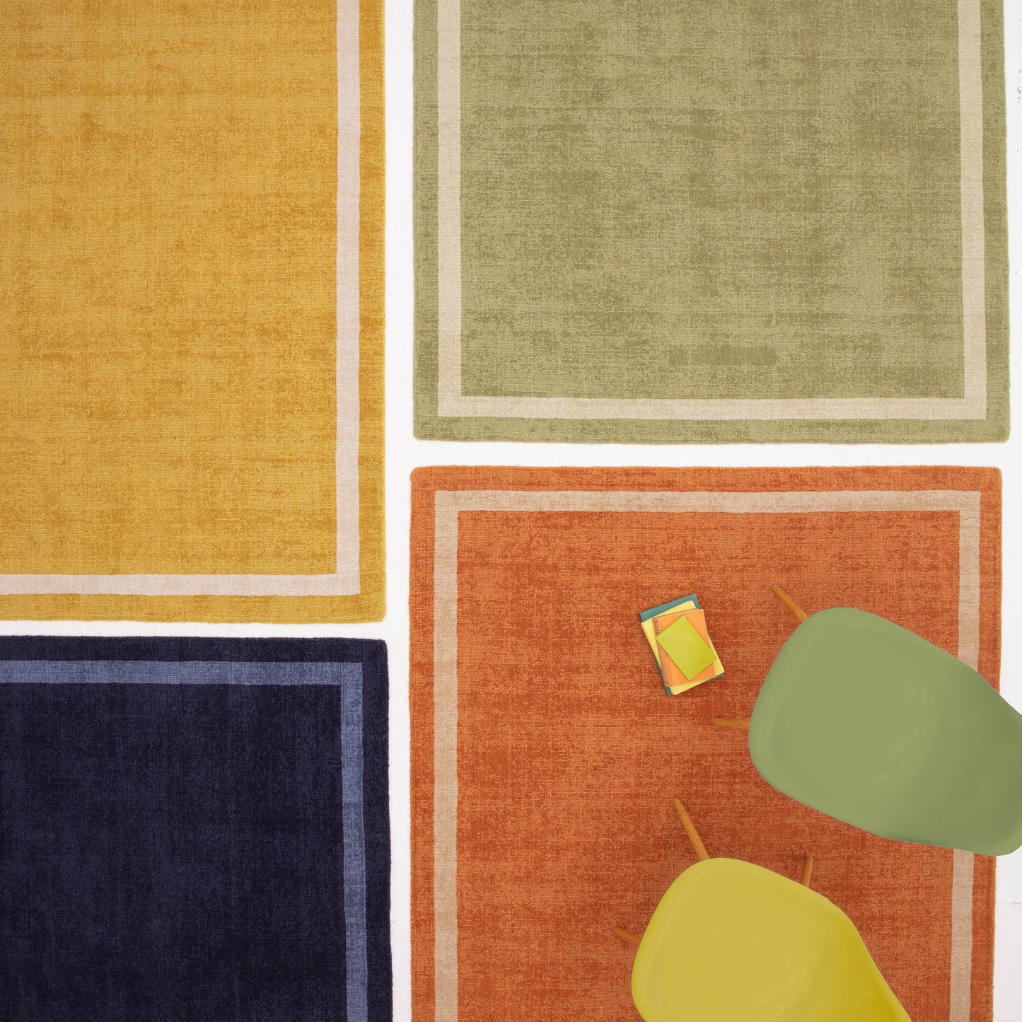 Albi Border Plain Classic Wool Rugs in Green