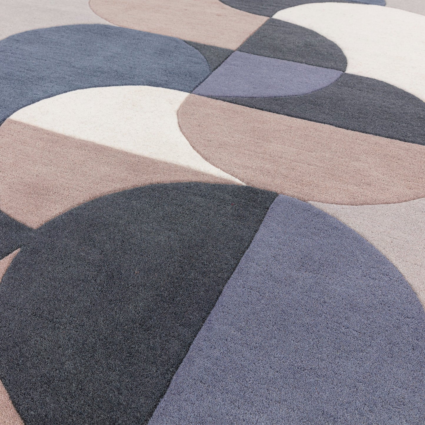 Matrix Statement MAX92 Wool Geometric Rugs in Light Grey