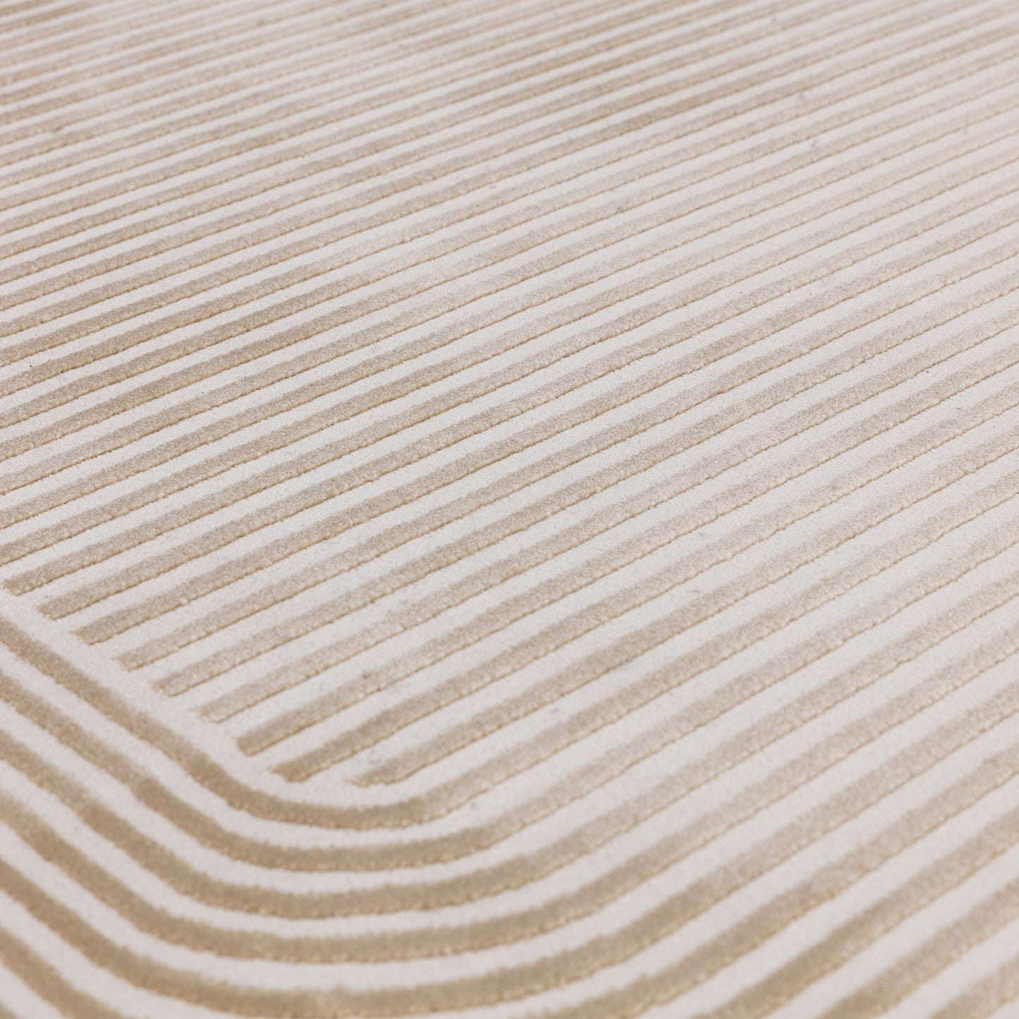 Kuza Shape Abstract Stripe Modern Rugs in Gold Cream