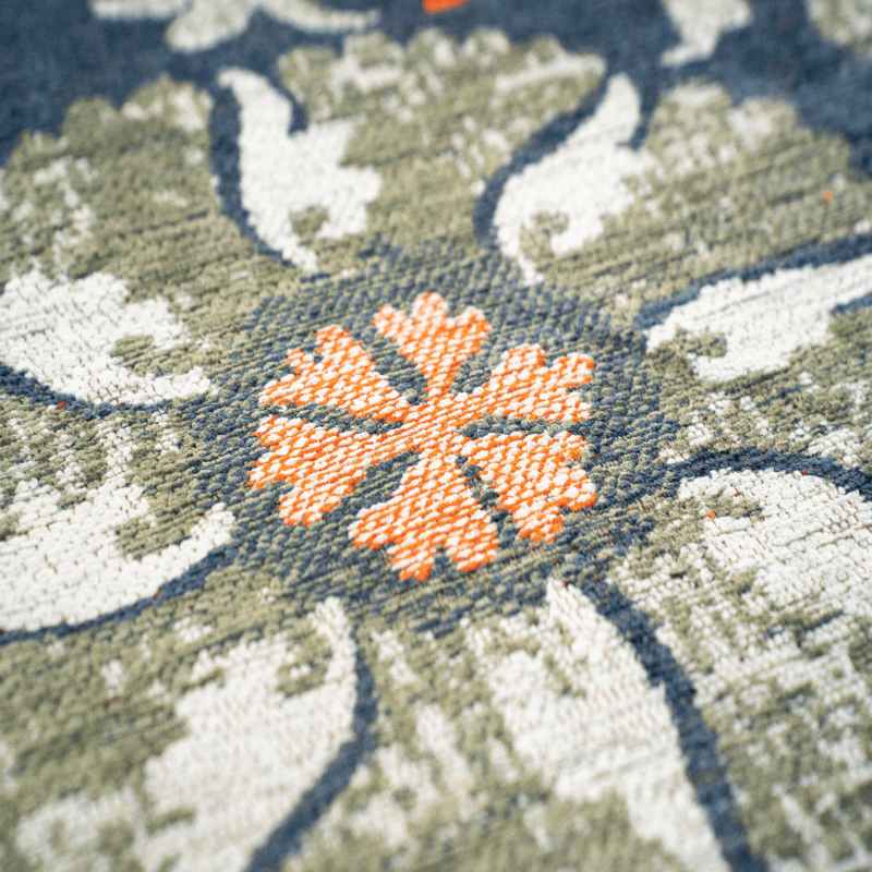 Louis De Poortere Antiquarian Suzani Rugs 9730 in Nordic