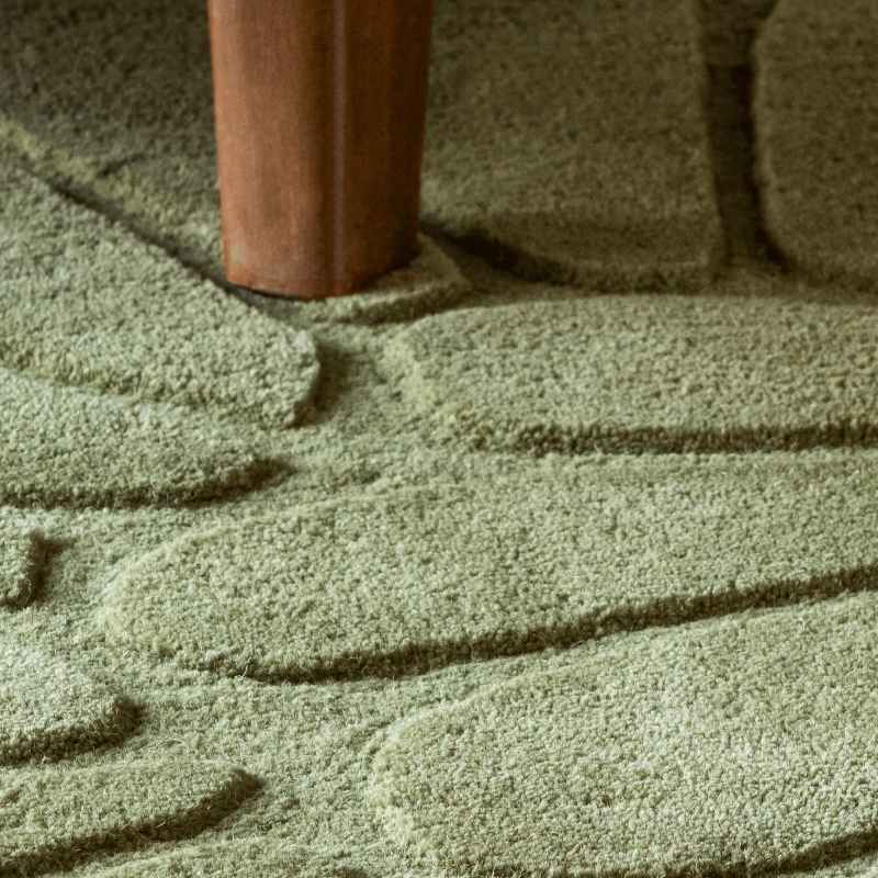 Coleby Petals Wool Rugs 078807 by Laura Ashley in Hedgerow Green