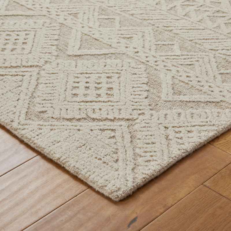 Hampton Provence Tribal Hand Tufted Wool Rug in Beige Ivory