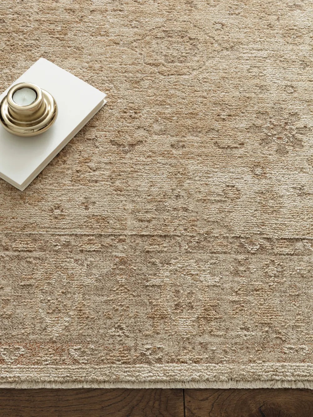 Heriz Ornate Beige HE05
