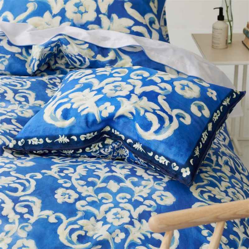 Isolotto Cushion by Designers Guild in Cobalt Blue