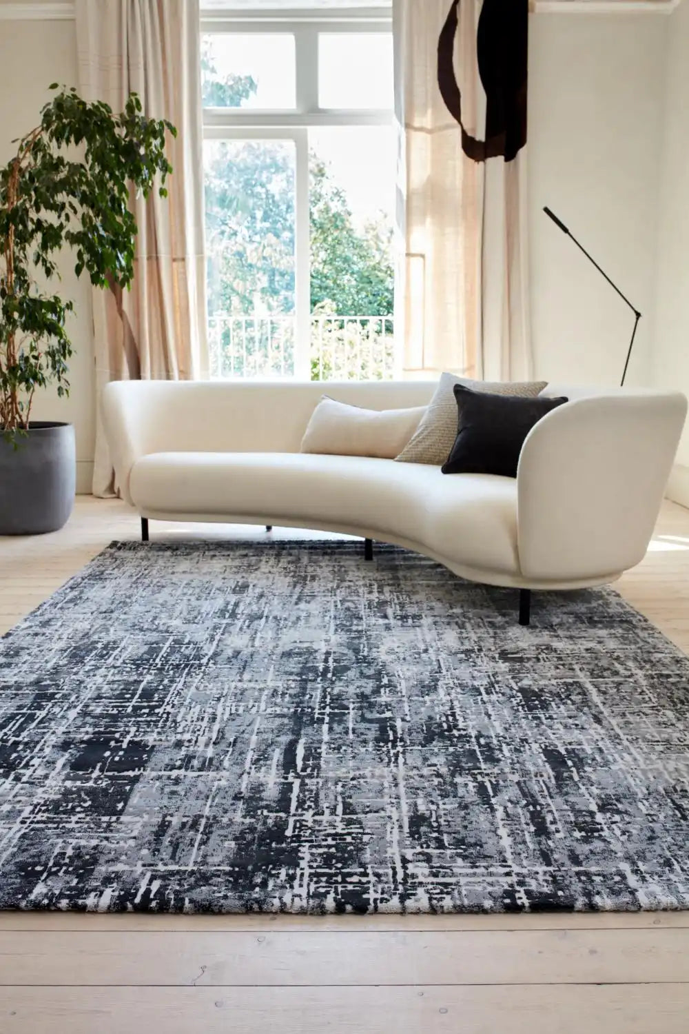 Asiatic kuza abstract black Black Living Room Rug.