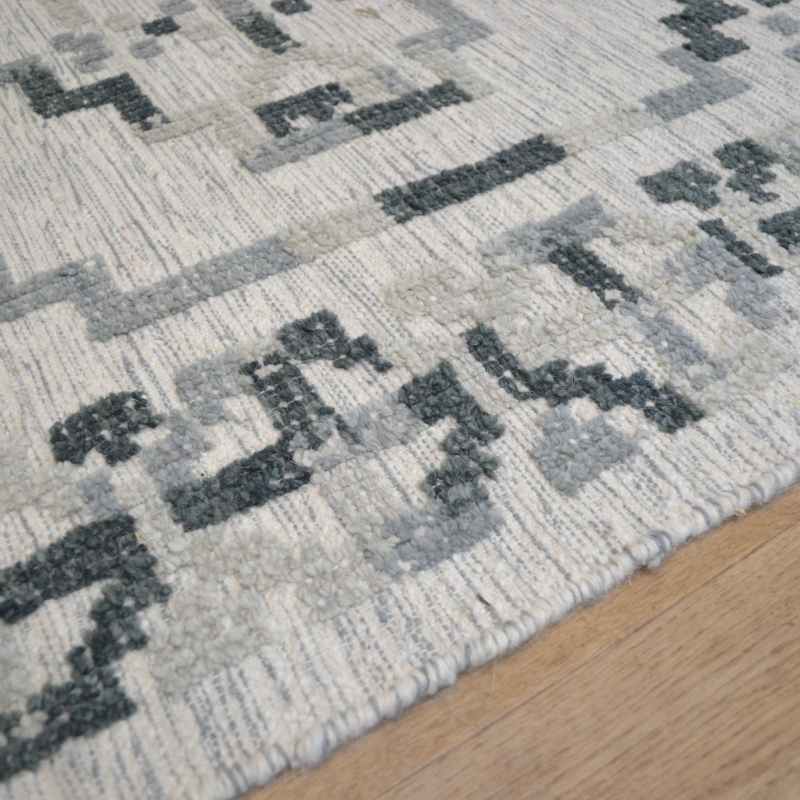 Manika 03 Traditional Border Textured Rugs in Grey