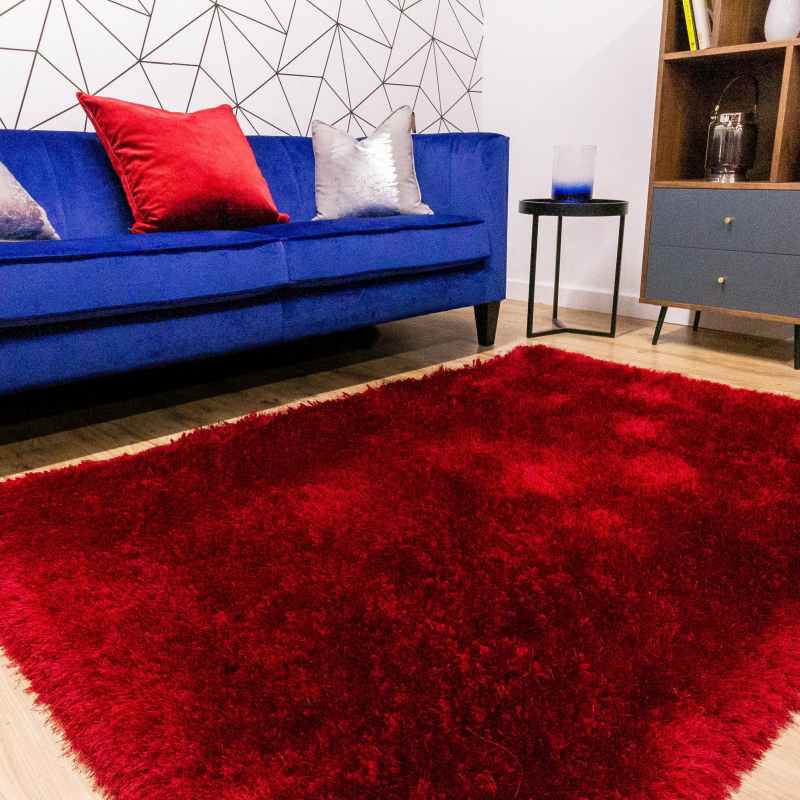 Mayfair Modern Plain Shaggy Rugs in Red