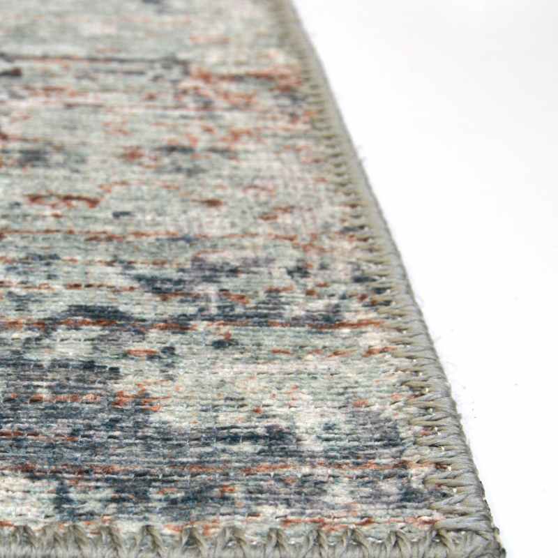 Opal Vintage Traditional Rug in Multi