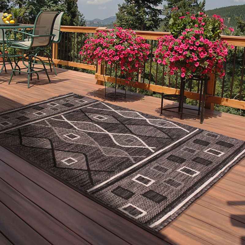 Indoor Outdoor Oasis Rugs in Charcoal by Rugstyle