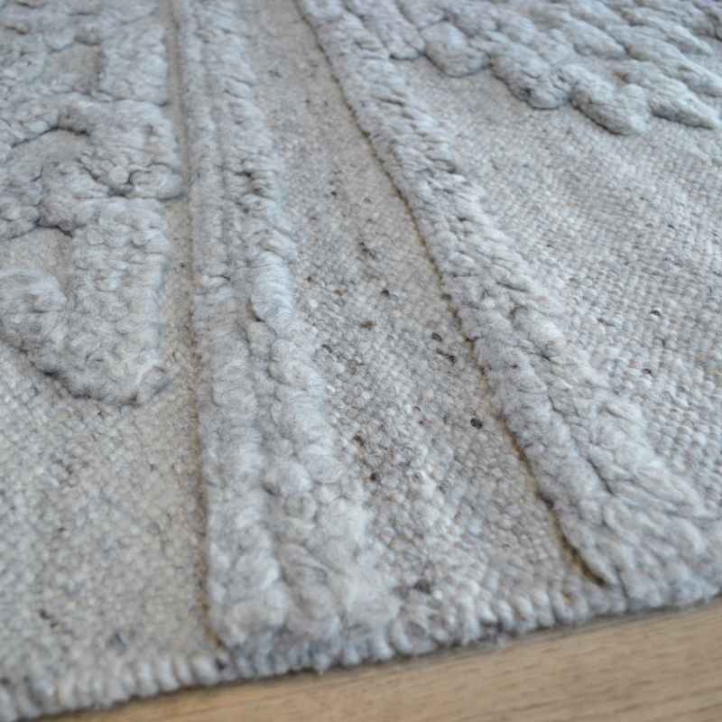 Perga Navajo Textured Boho Wool Rug in Smoke Grey