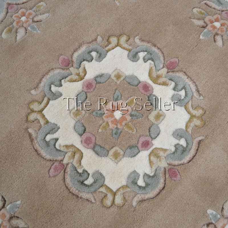 Royal Aubusson Circular rugs in Beige