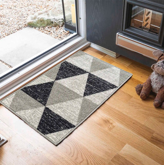 Washable Gel-Back Havana Triangle Grey Rug