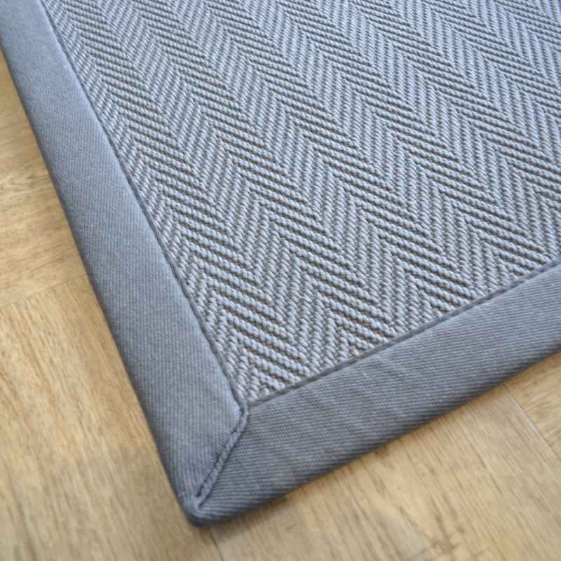 Chevron Easycare Plain Border Rug in Quarry Grey