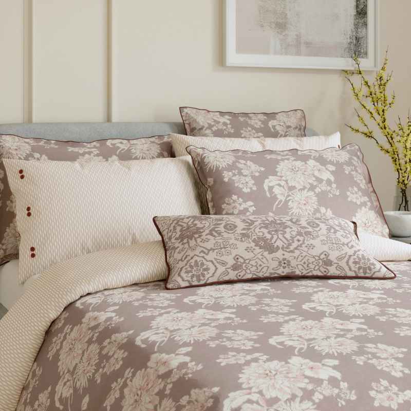 Kassi Floral Bedding by Bedeck of Belfast in Dusky Pink