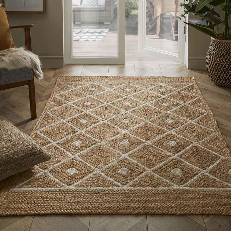 Natural Diamond Prestbury Hand Braided Jute Rug in Natural