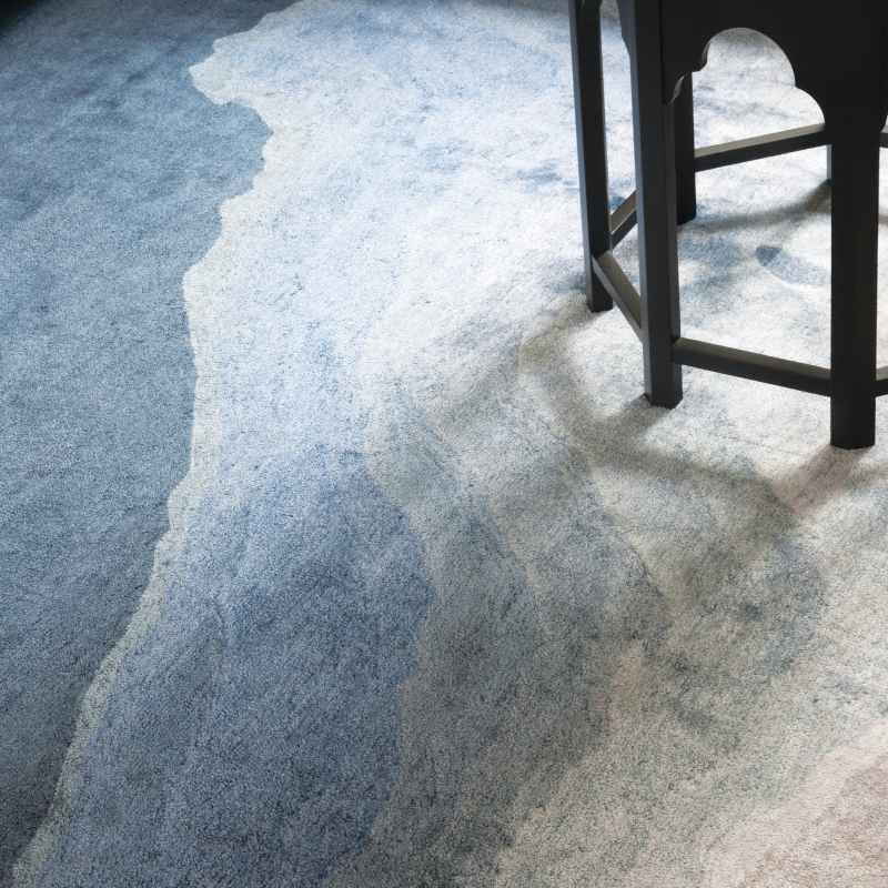 Onda Waves Wool Rug By William Yeoward in Indigo Blue