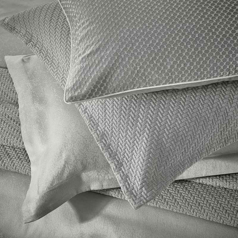 Tahra Paisley Damask Cotton Bedding in Silver Grey