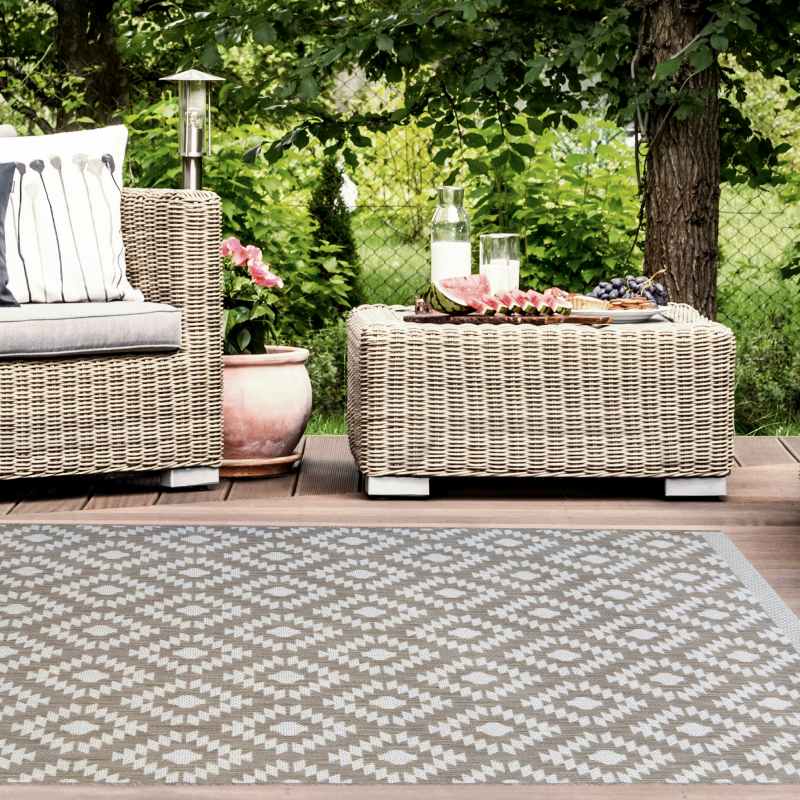 Shop Outdoor Rugs for gardens, patios, balconies – The Rug Seller