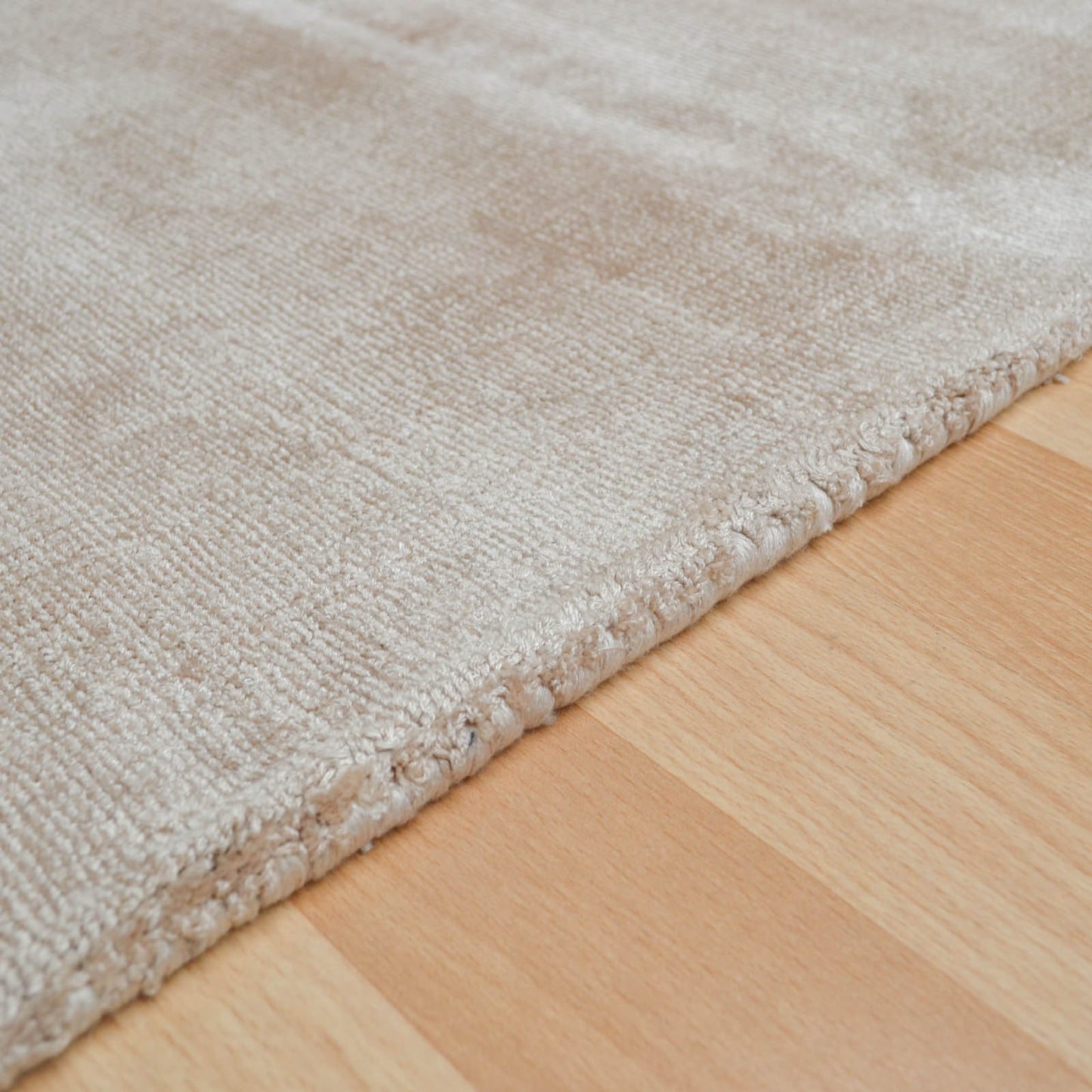 Blade Plain Modern Vintage Distressed Rugs in Champagne Gold