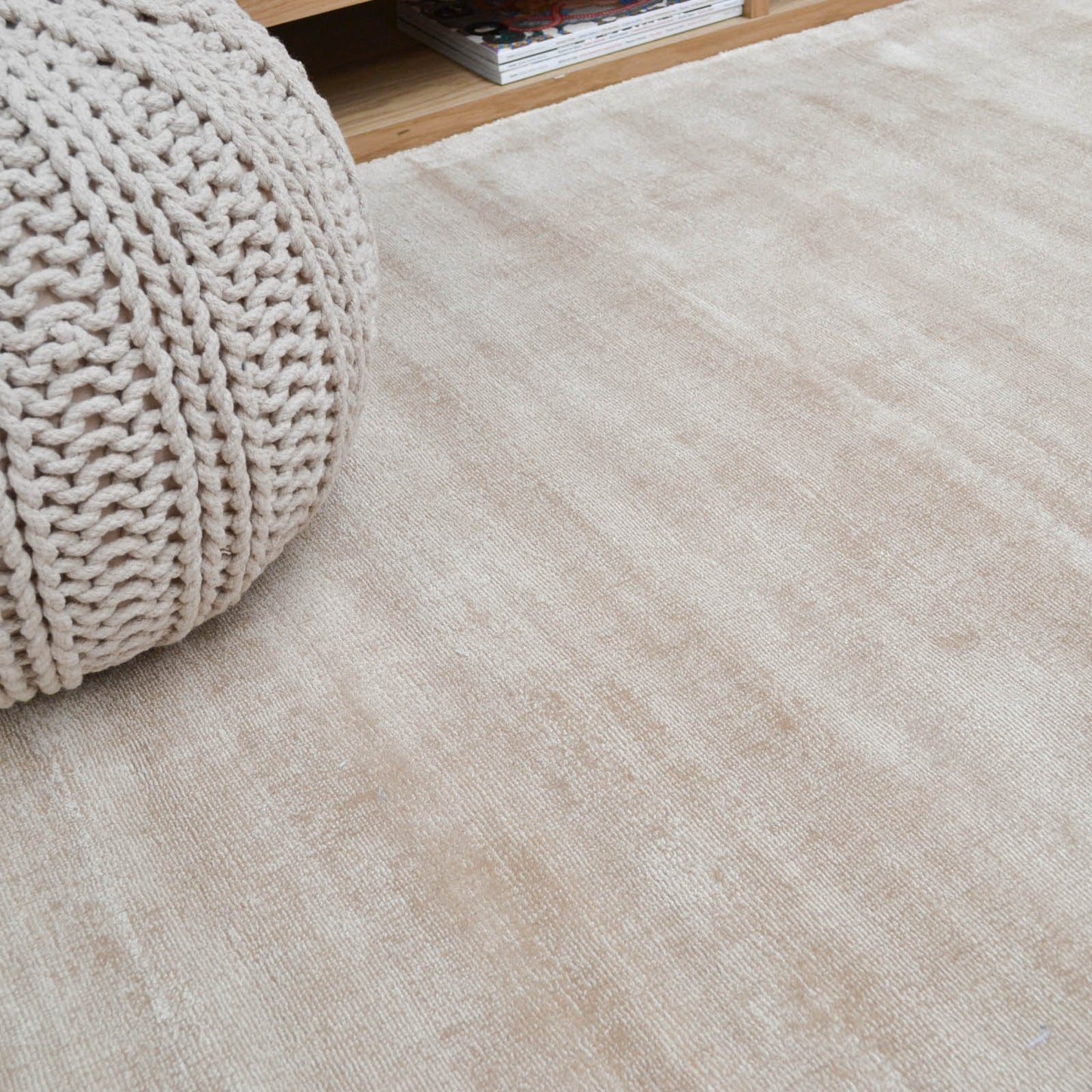 Blade Plain Modern Vintage Distressed Rugs in Champagne Gold